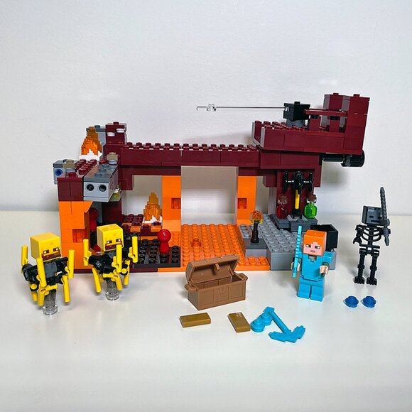 LEGO Minecraft 21154 – The Blaze Bridge Complete w/Box & Instructions - Picture 4 of 8